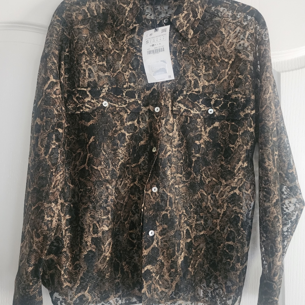 Zara Snakeskin print lace blouse with 2 front pockets. Size S - Picture 7 of 10